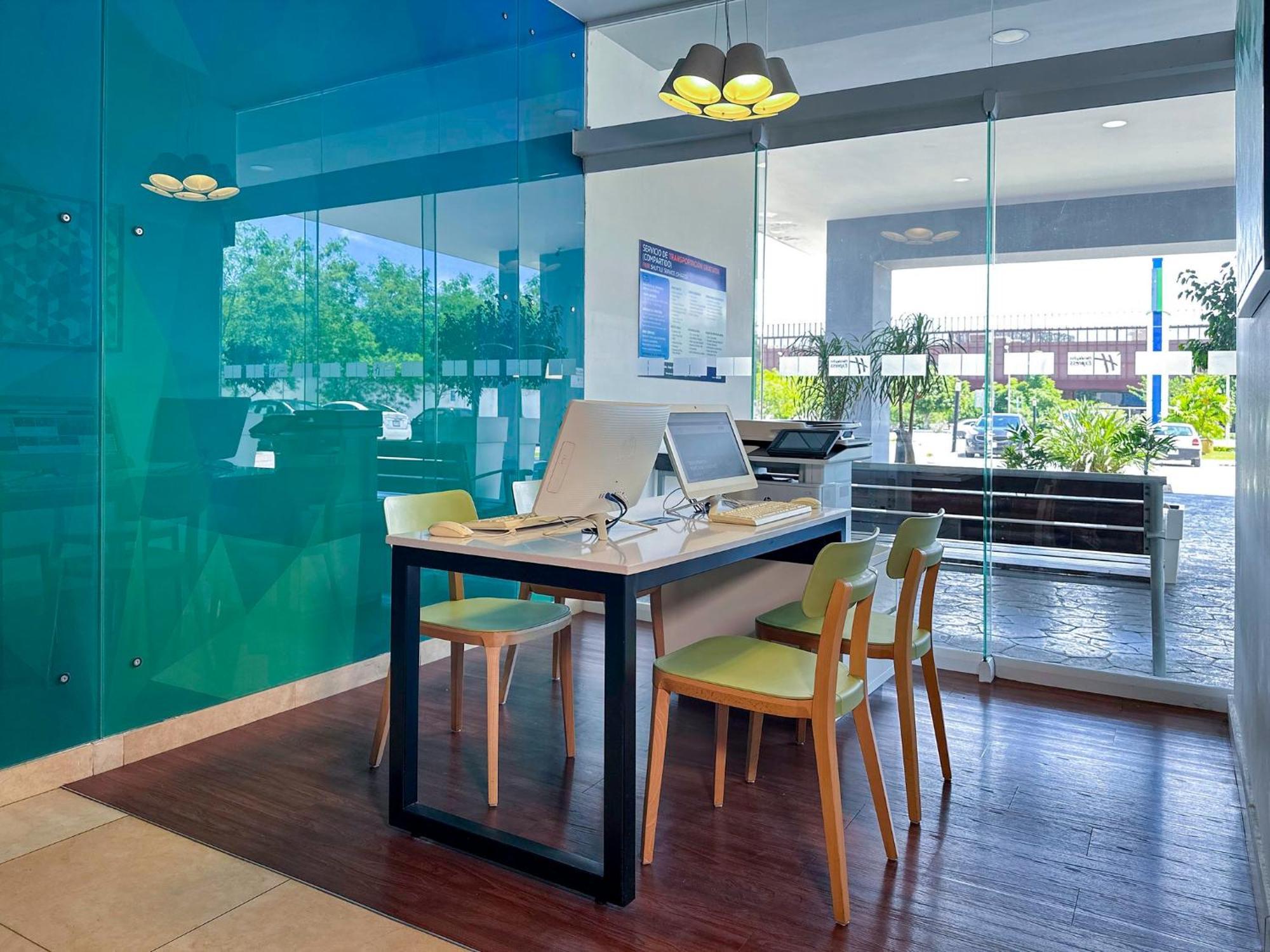 Holiday Inn Express Merida By Ihg Экстерьер фото