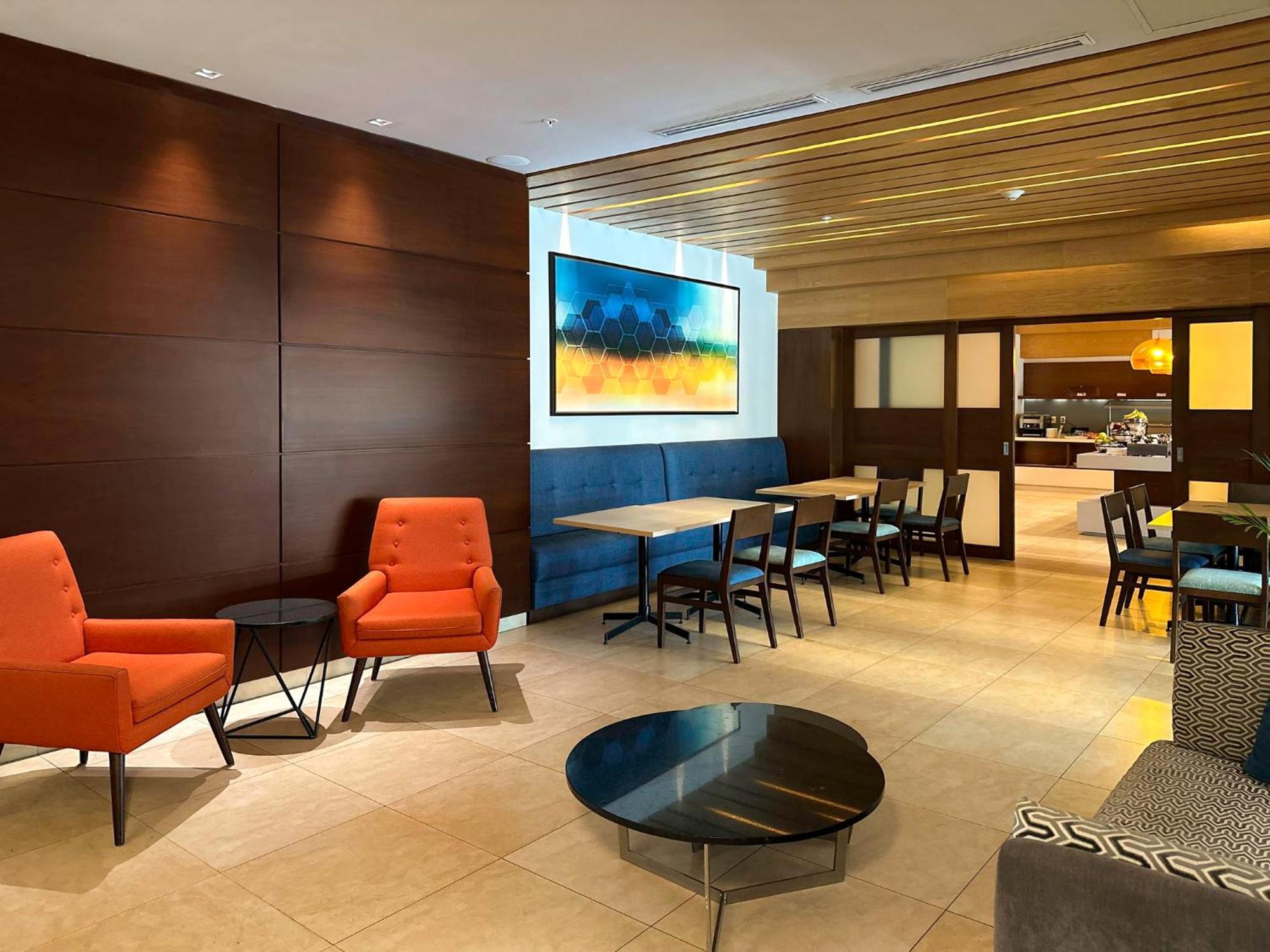 Holiday Inn Express Merida By Ihg Экстерьер фото