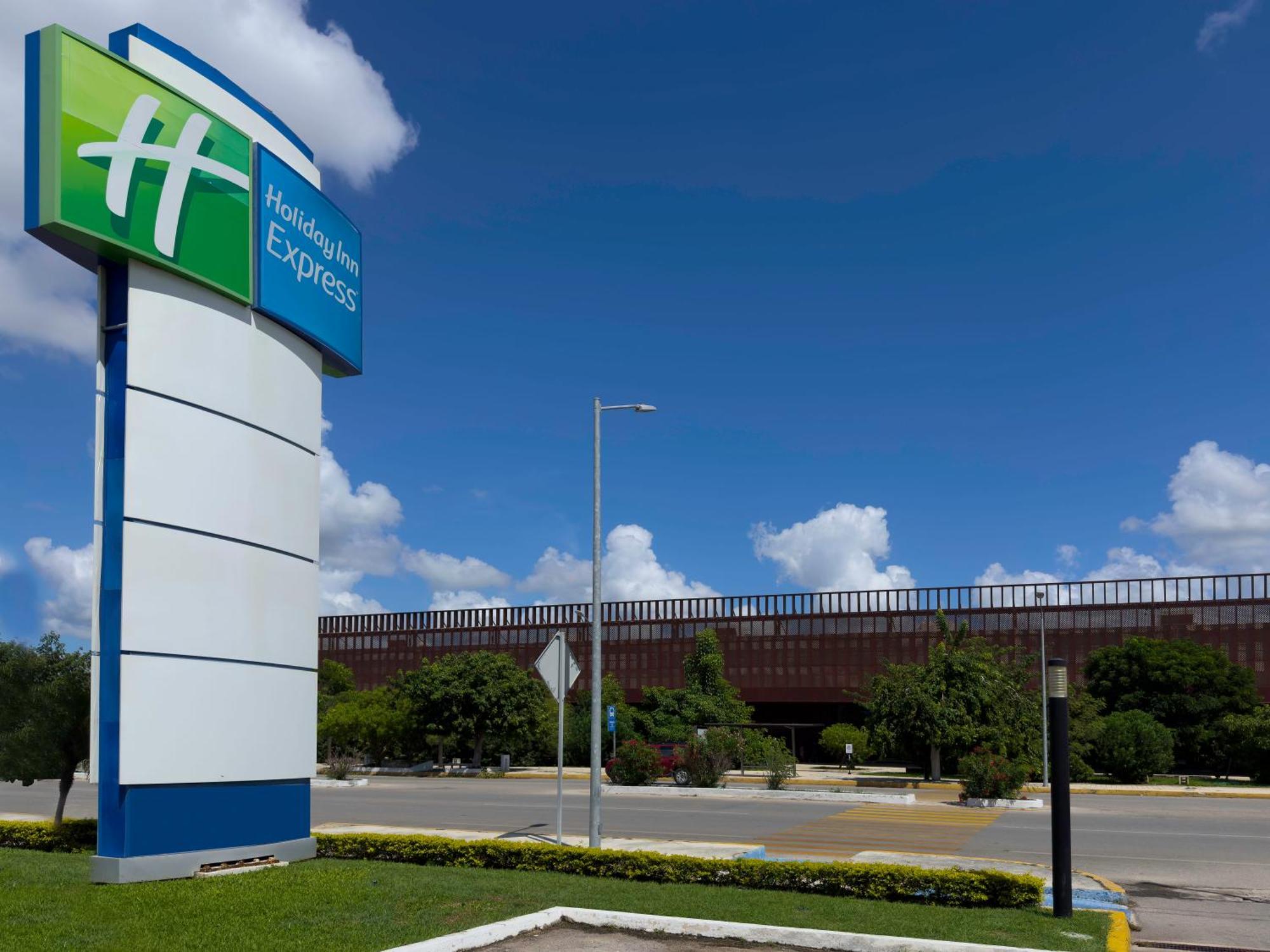 Holiday Inn Express Merida By Ihg Экстерьер фото