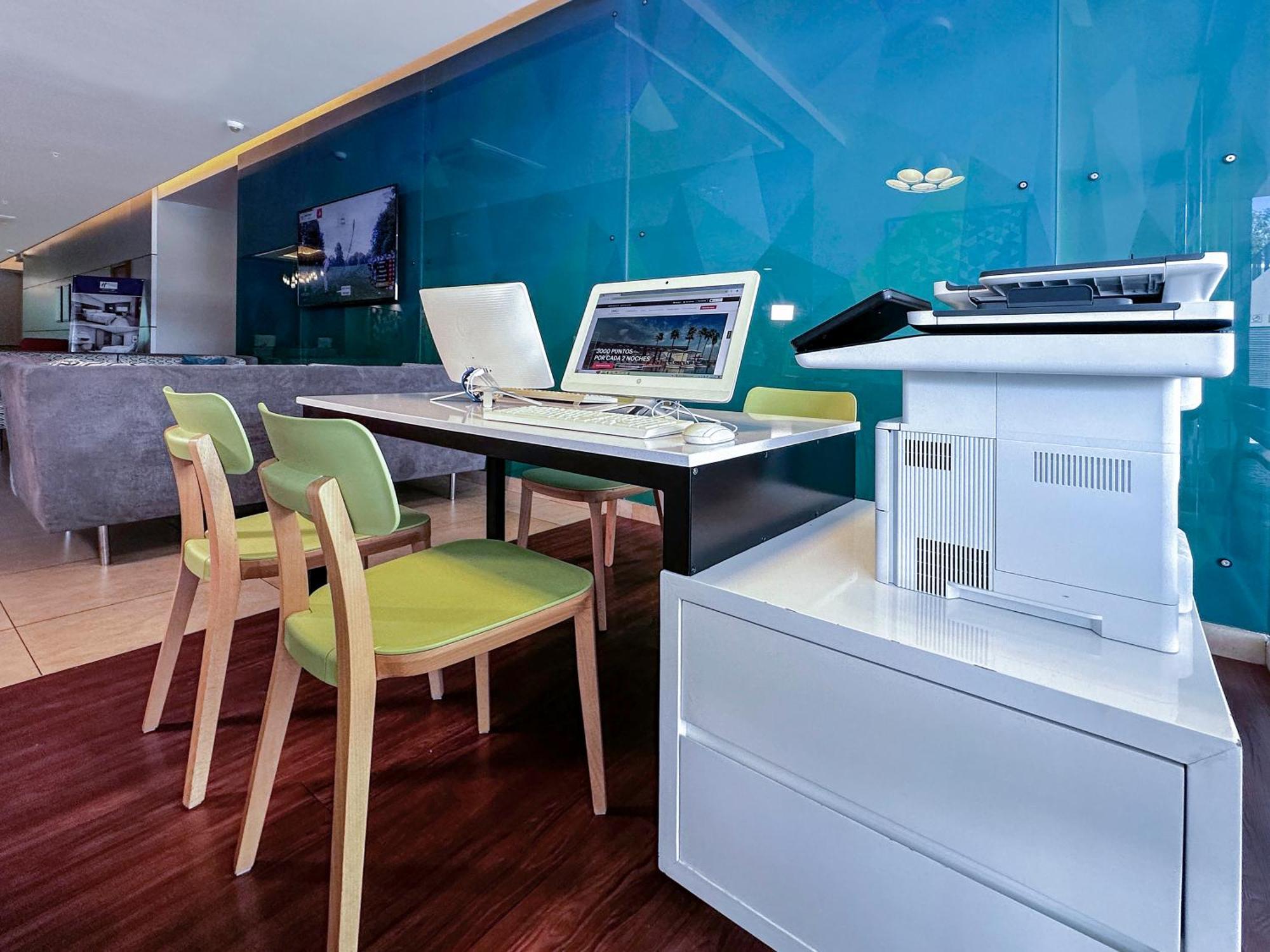Holiday Inn Express Merida By Ihg Экстерьер фото