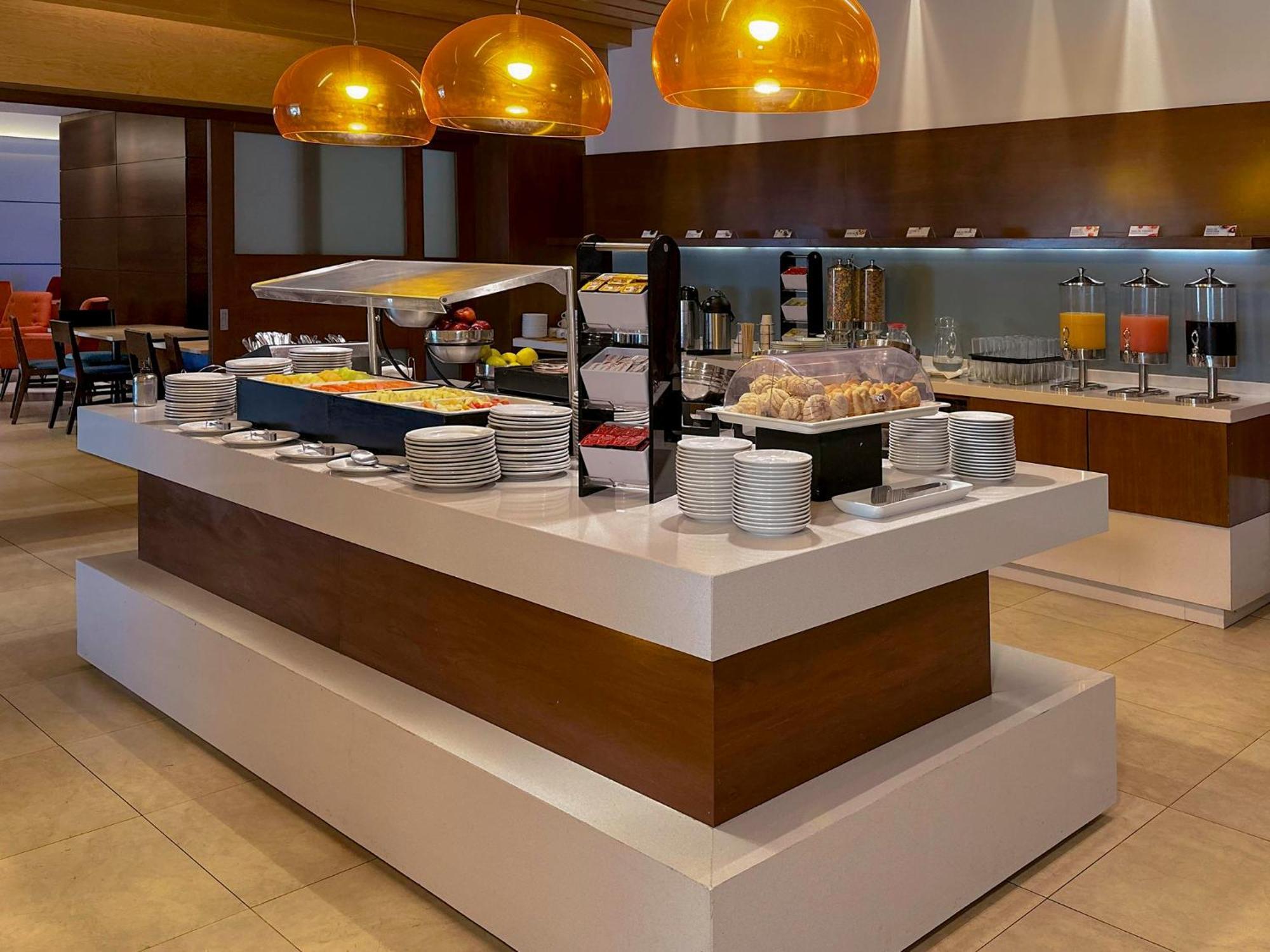 Holiday Inn Express Merida By Ihg Экстерьер фото