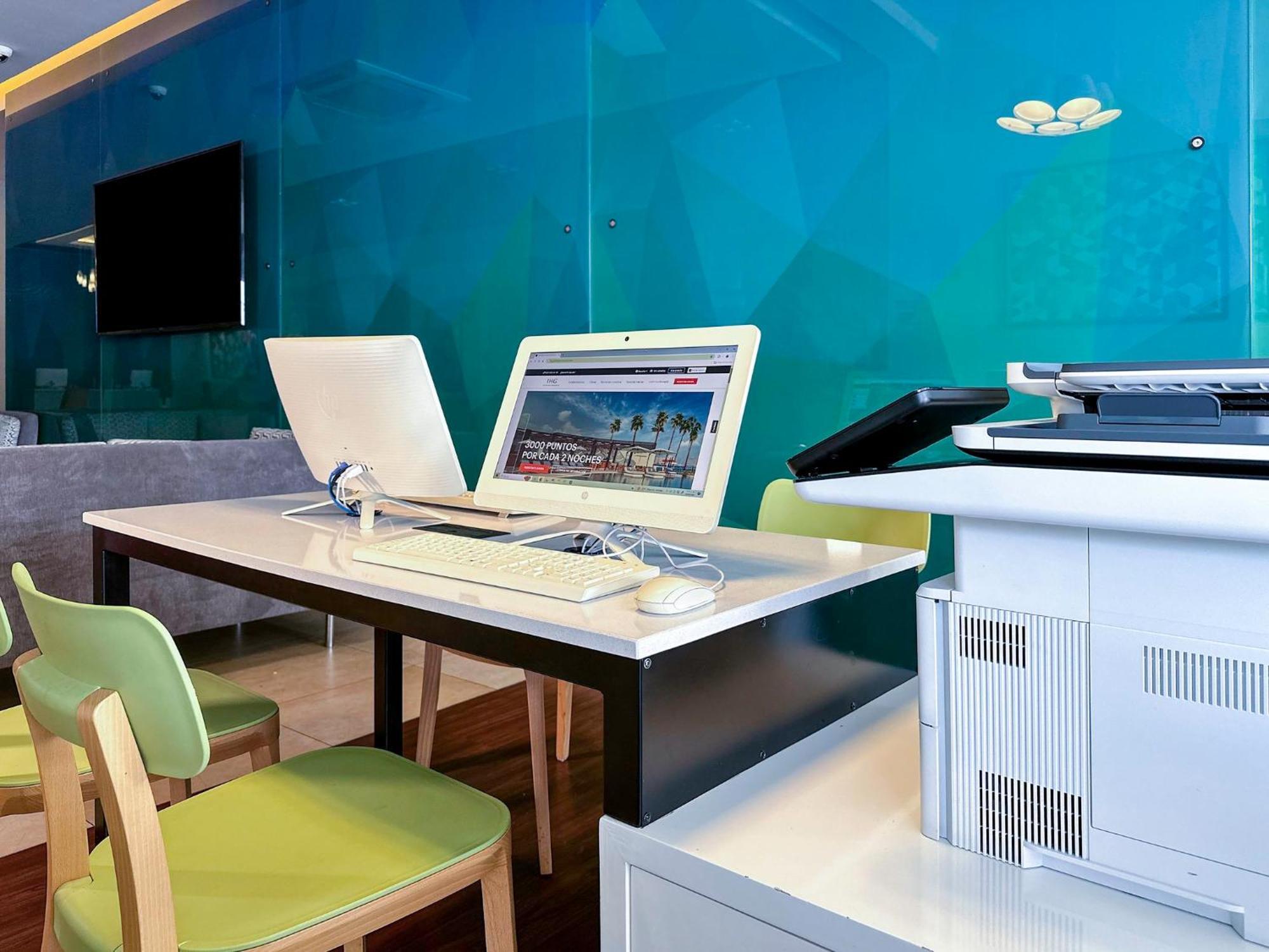 Holiday Inn Express Merida By Ihg Экстерьер фото