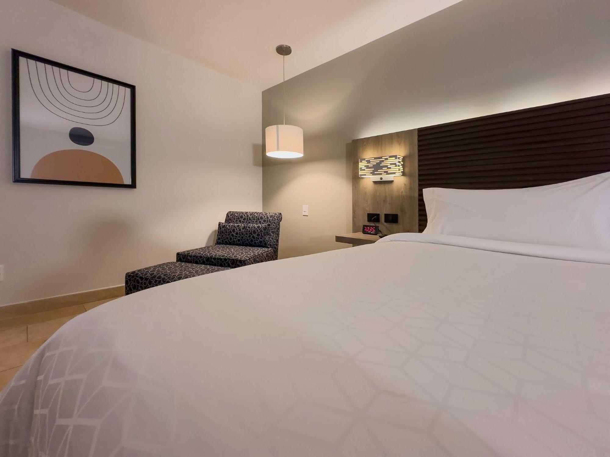 Holiday Inn Express Merida By Ihg Экстерьер фото