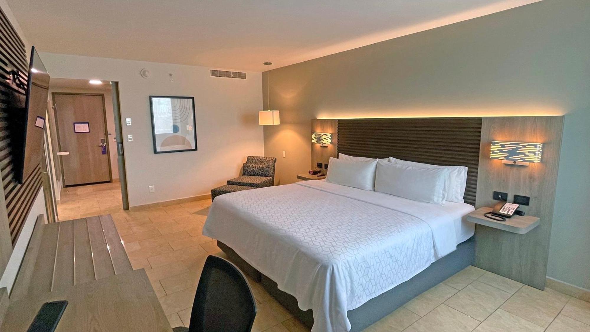 Holiday Inn Express Merida By Ihg Экстерьер фото